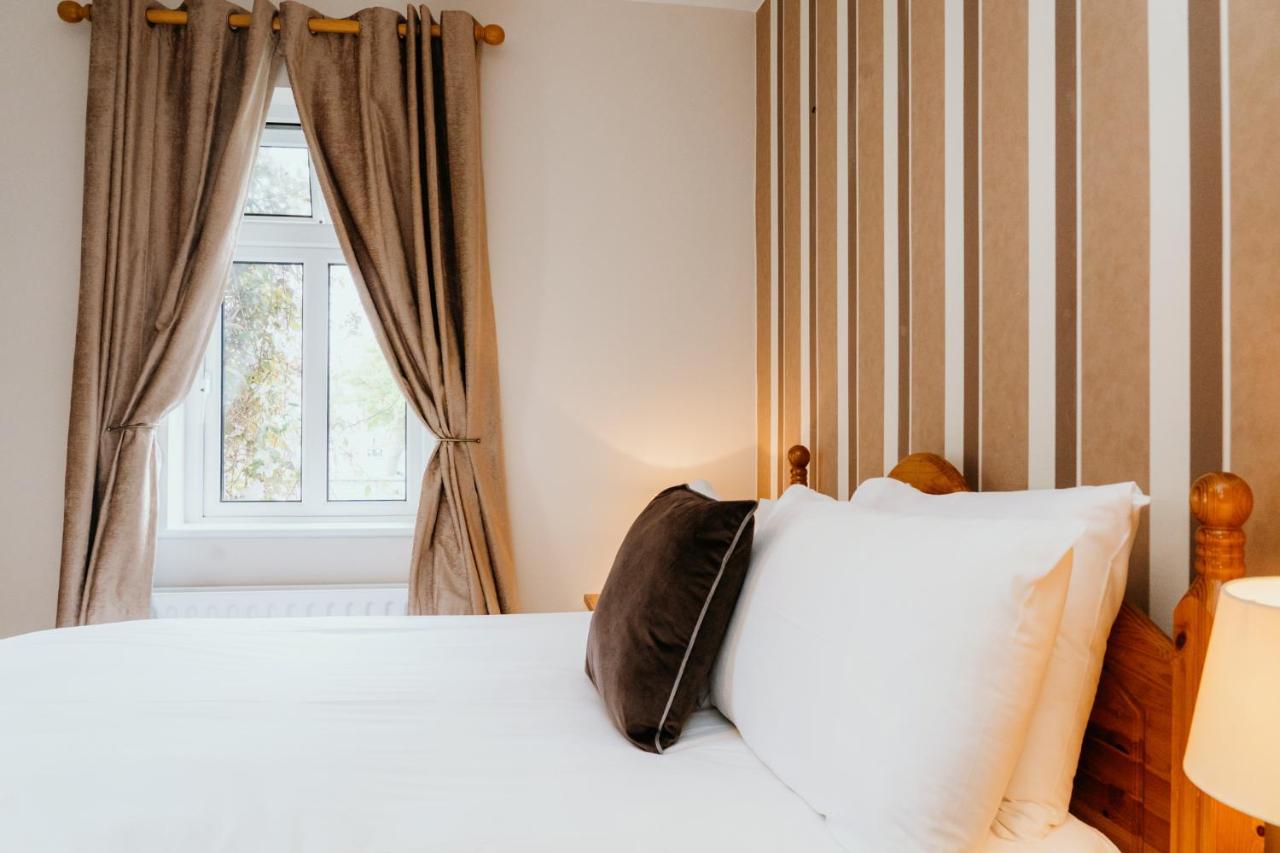 Plougastel House B&B Westport Exteriör bild
